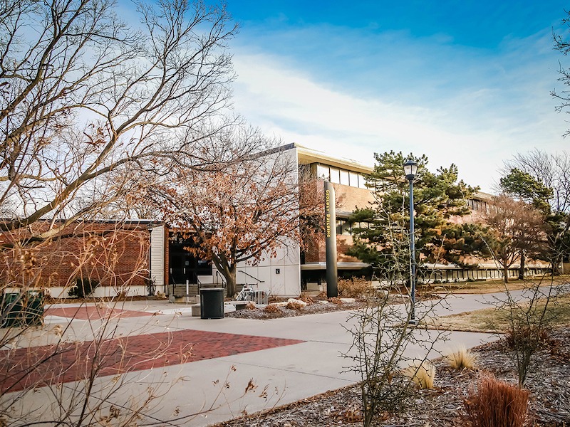 Photo of the Geology Building.