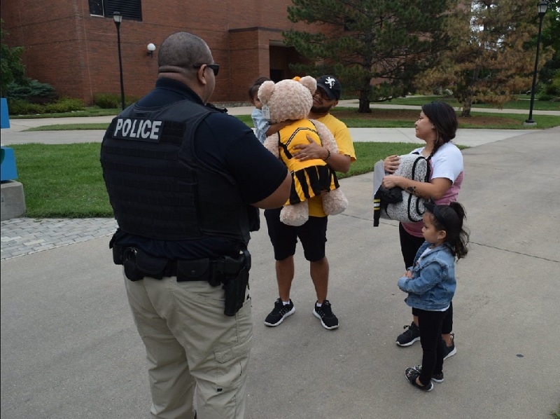 Police give bear to Luna