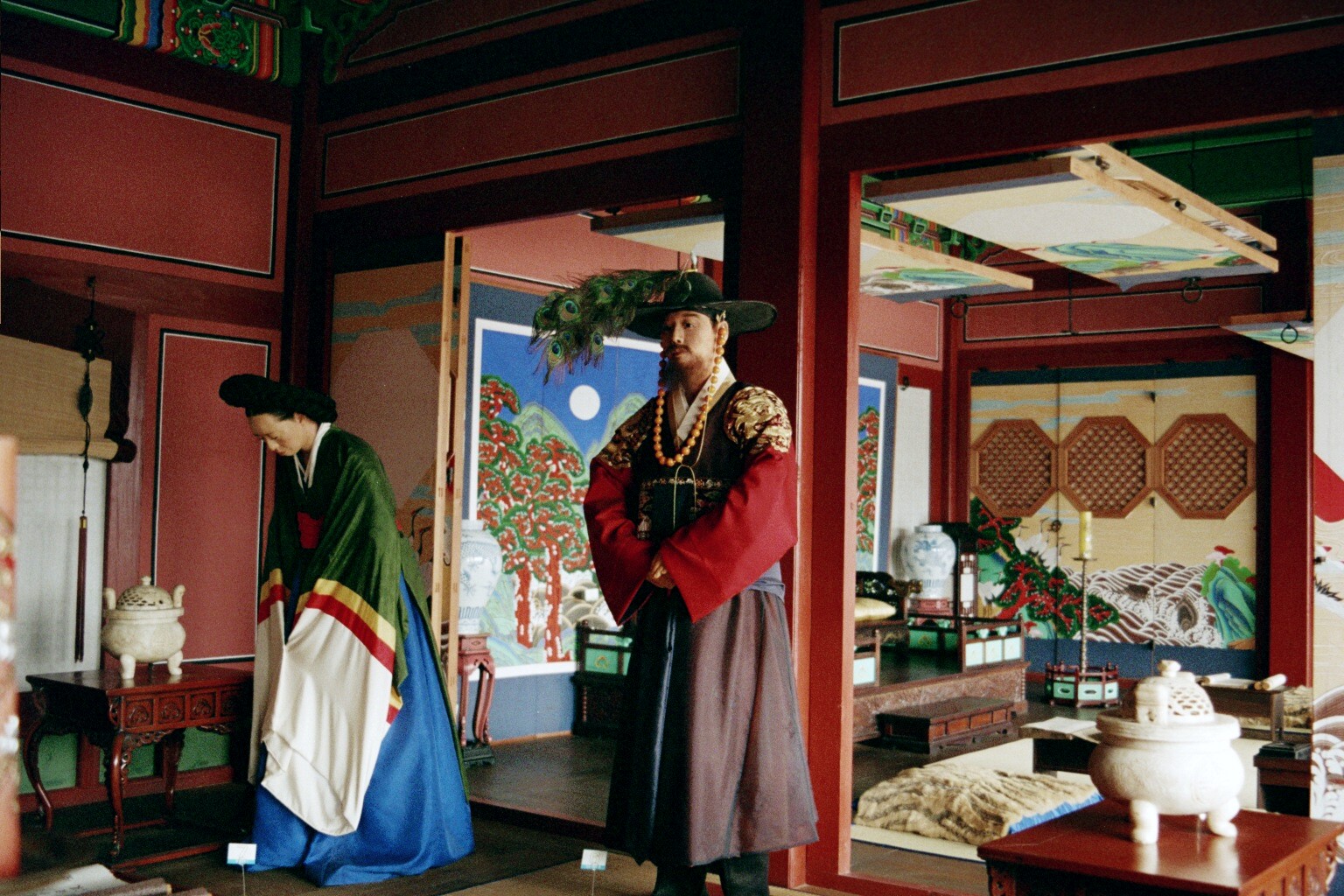 Korean royal visit scene