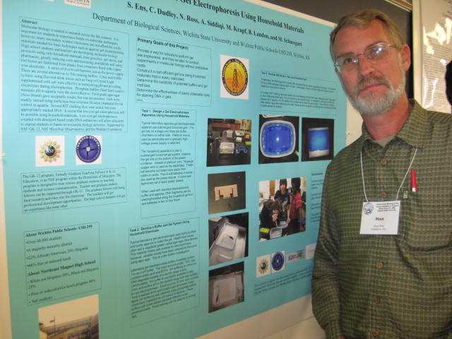 Ens presenting research