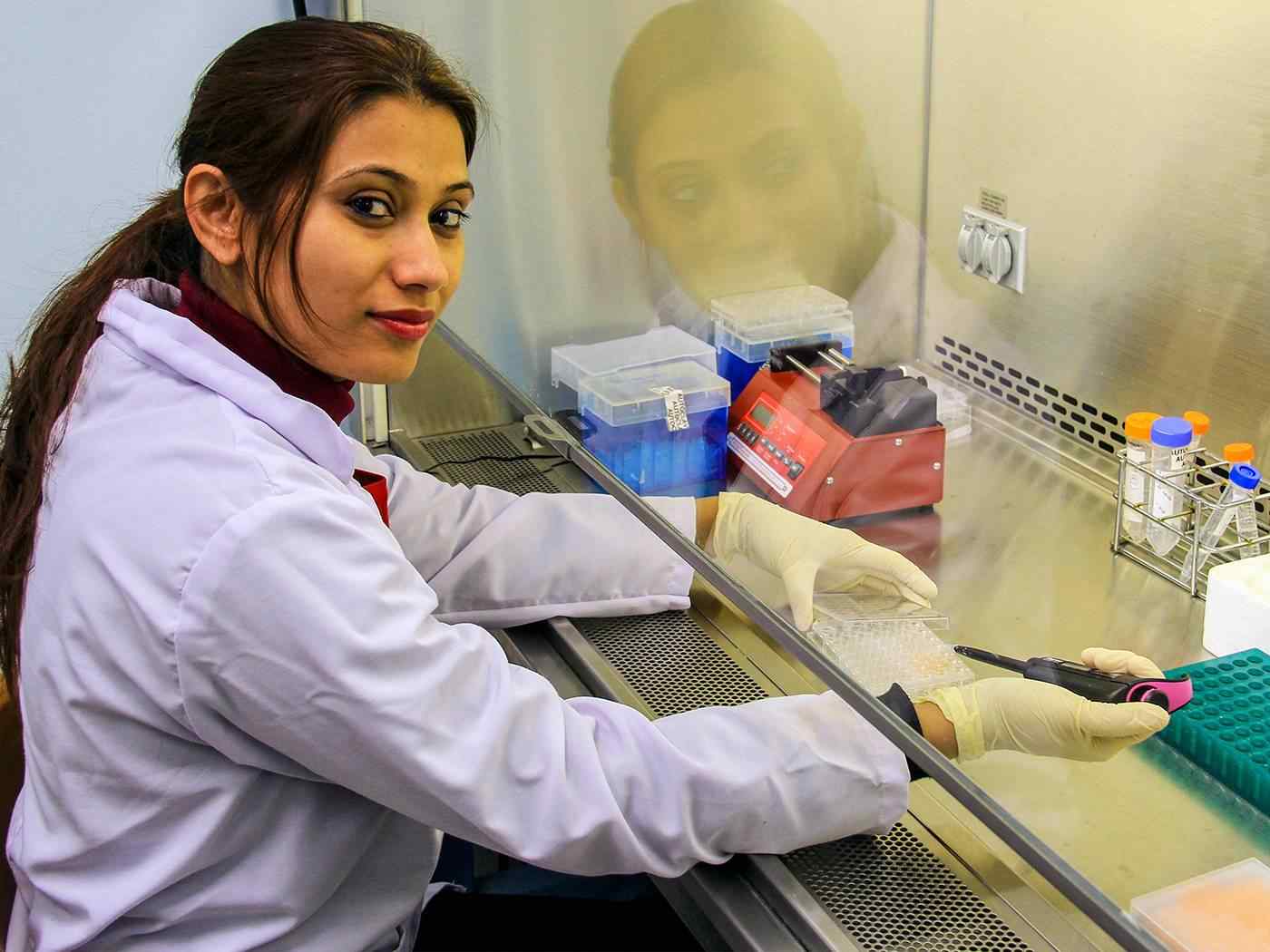 Female student working in the lab
