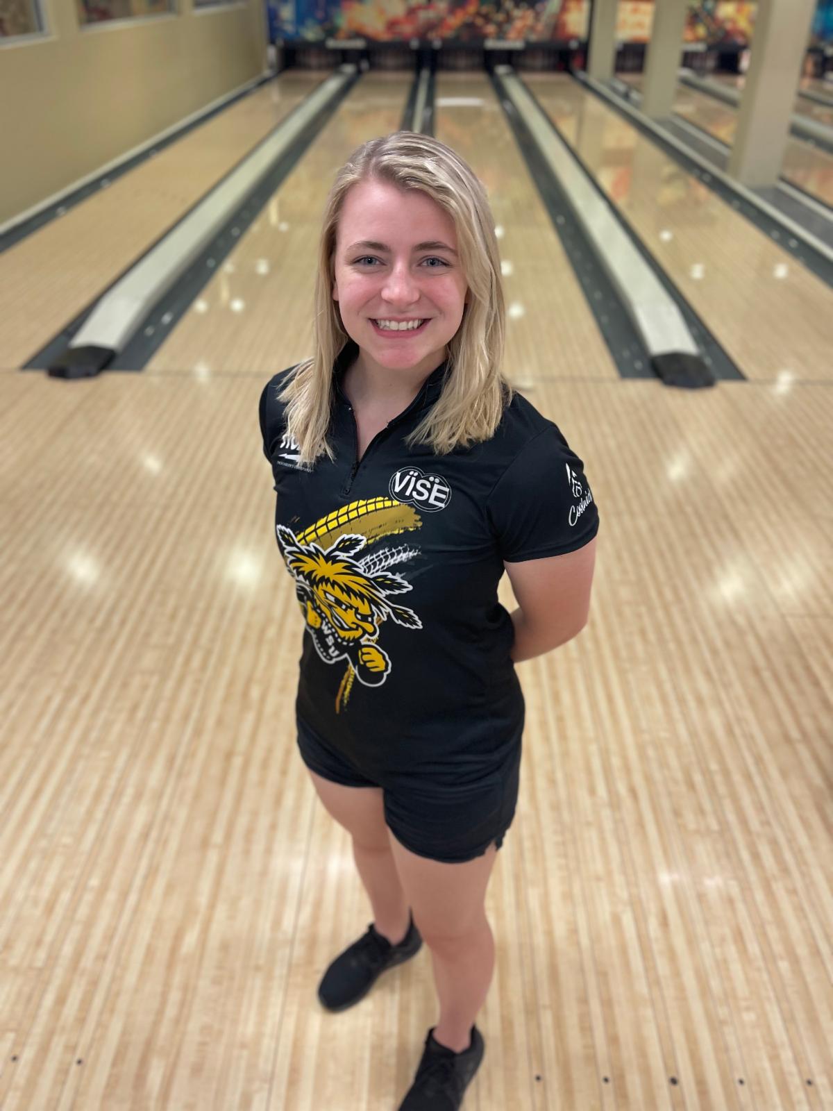 Photo of Caroline Ruden as part of the WSU bowling team