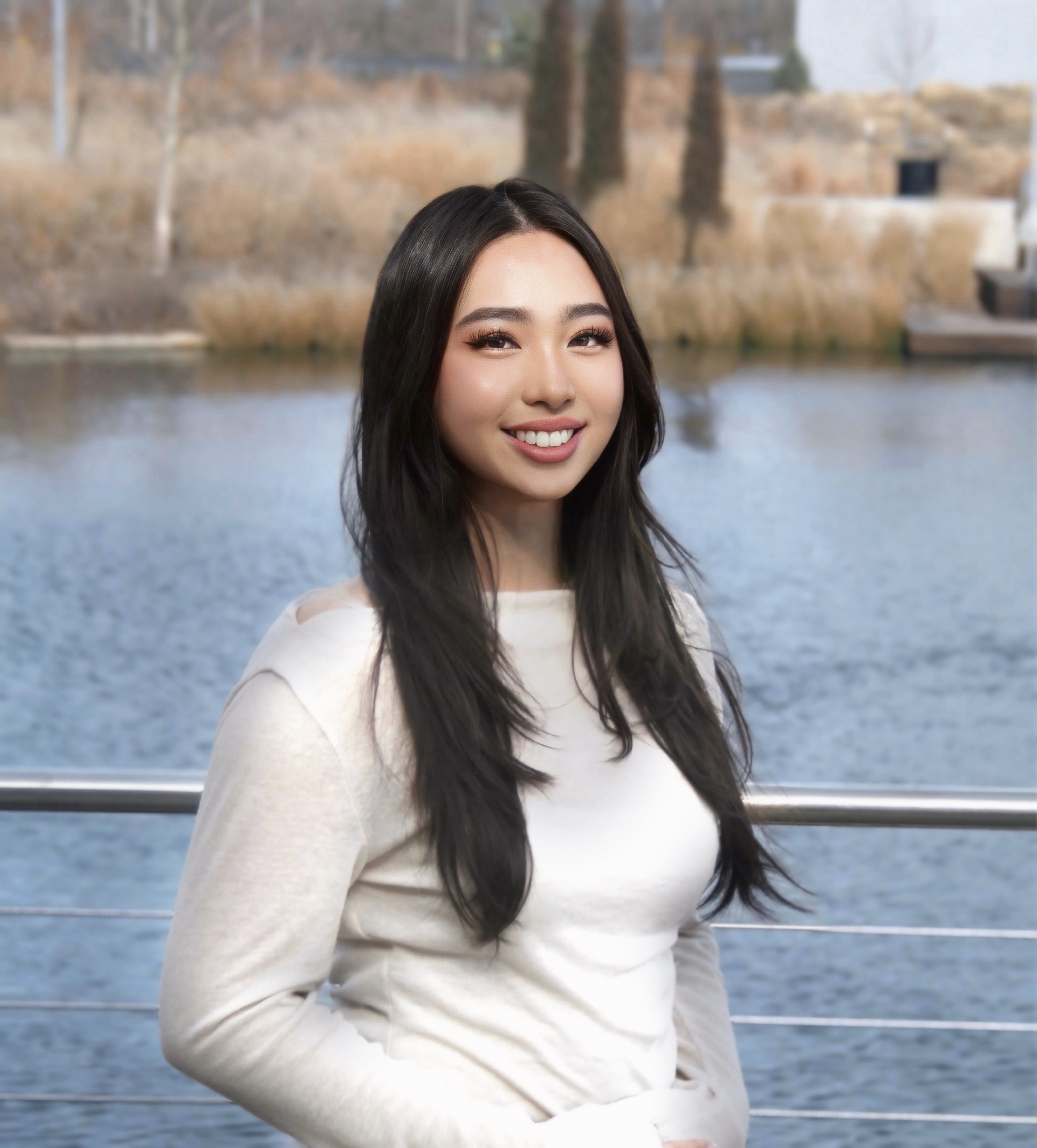 Photo of Jenny Ho outside