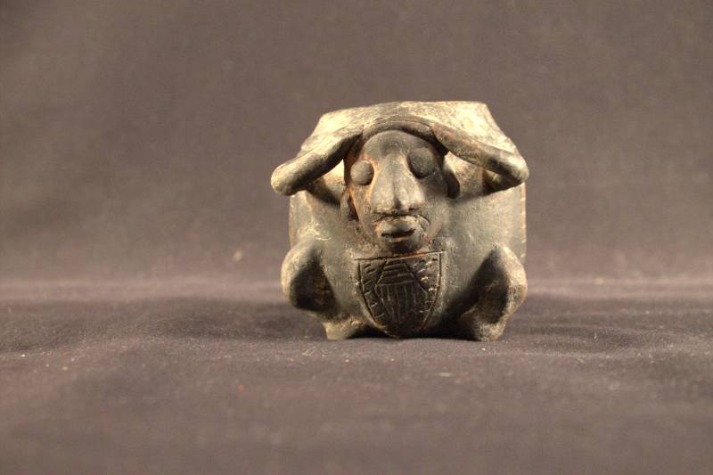 Effigy vessel Effigy vessel