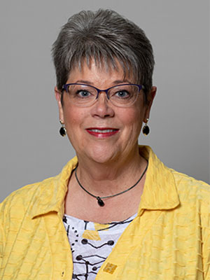 Jolynn Dowling, Senior Educator and Janice M. Riordan Distinguished Professor in Maternal Child Health