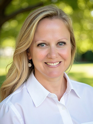 Quincie Keesecker, Assistant Educator