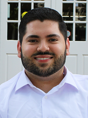 Picture of Antonio Hernandez in front of Jardine Hall