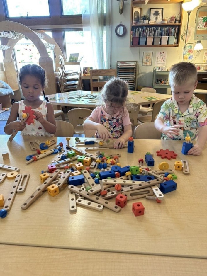 play with building blocks