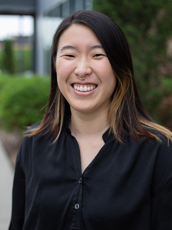 Matthew Dixon Headshot of Janis Hwang